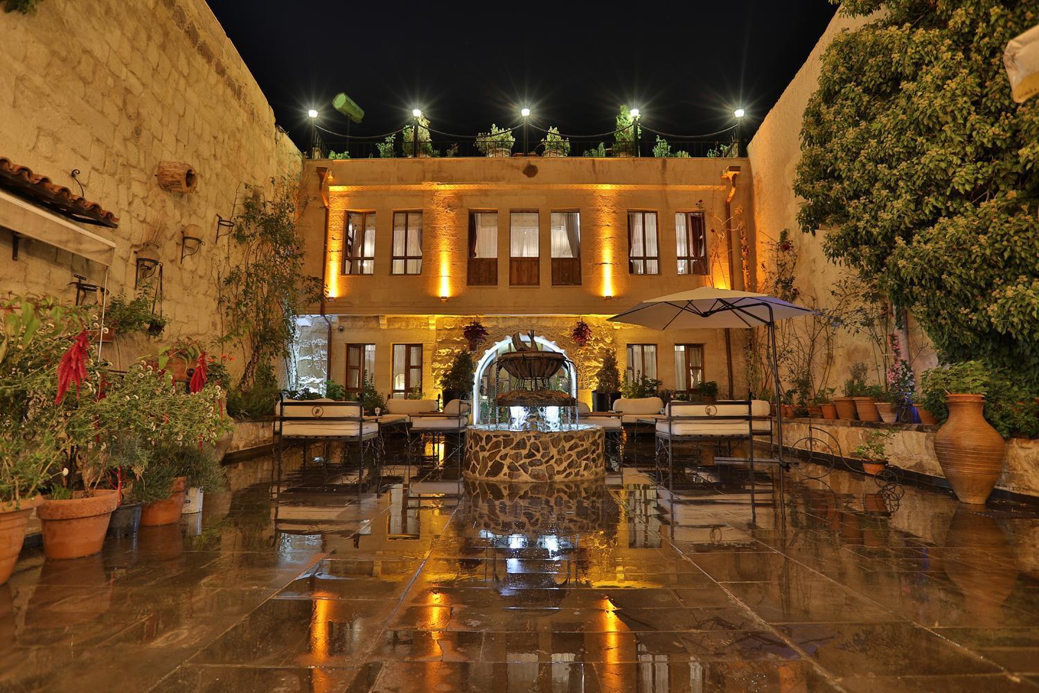 Aja Cappadocia Cave Hotel Ürgüp Exterior photo